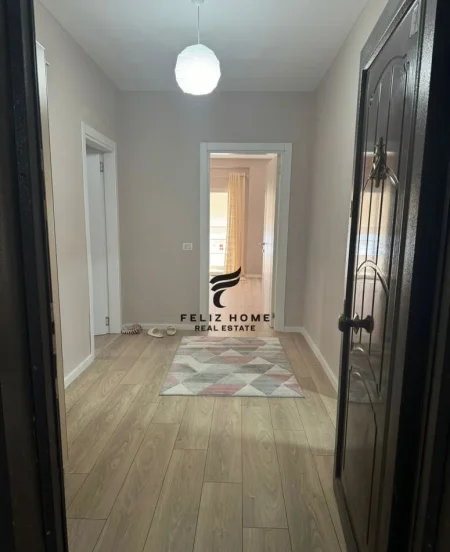 Tirane, jepet me qera apartament 2+1 Kati 4, 100 m² 500 € (FRESK)