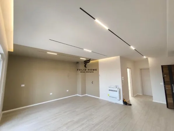 Tirane, jepet me qera zyre Kati 7, 100 m² 550 € (ASTIR)