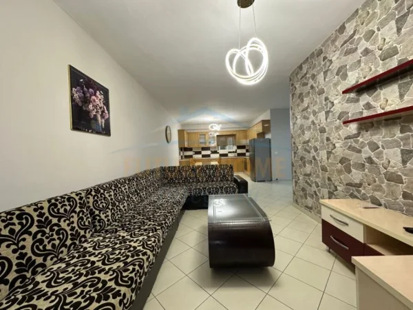 Tirane, shitet apartament 2+1 Kati 2, 114 m² 142.000 € (UNAZA E RE YZBERISHT)