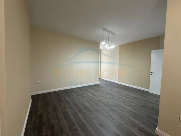 Tirane, shitet apartament 1+1 Kati 4, 50 m² 119.000 € (SHKOLLA E KUQE TIRANE)