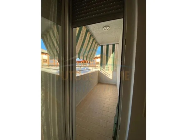 Tirane, jepet me qera apartament 1+1 Kati 4, 64 m² 400 € (FRESK)