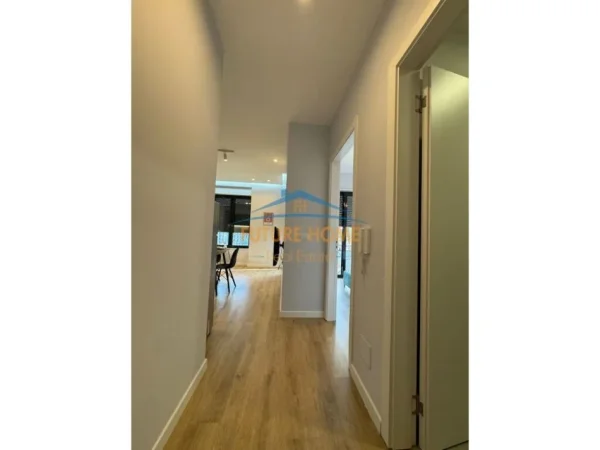 Tirane, jepet me qera apartament 1+1+Ballkon Kati 6, 60 m² 650 € (KARL GEGA , STACIONI TRENIT)