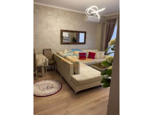 Tirane, jepet me qera apartament 3+1 Kati 2, 105 m² 800 € (KOPSHTI ZOOLOGJIK)