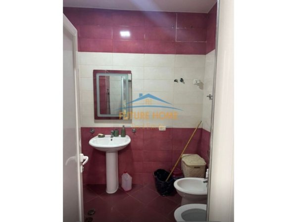 Tirane, jepet me qera apartament 3+1 Kati 2, 105 m² 800 € (KOPSHTI ZOOLOGJIK)