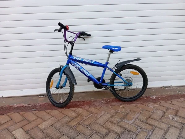 Tirane, shes blu e hapur 80 €