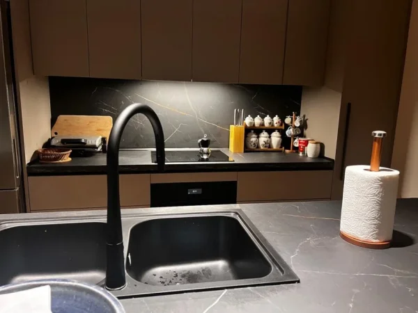 Tirane, shitet apartament 3+1 , 154 m² (Blloku)