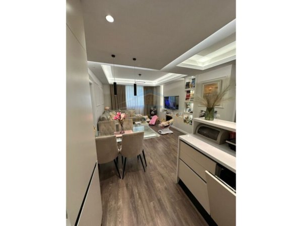 Tirane, shes apartament 2+1+Ballkon Kati 2, 90 m² 190.000 € (Kodra e Diellit 1)