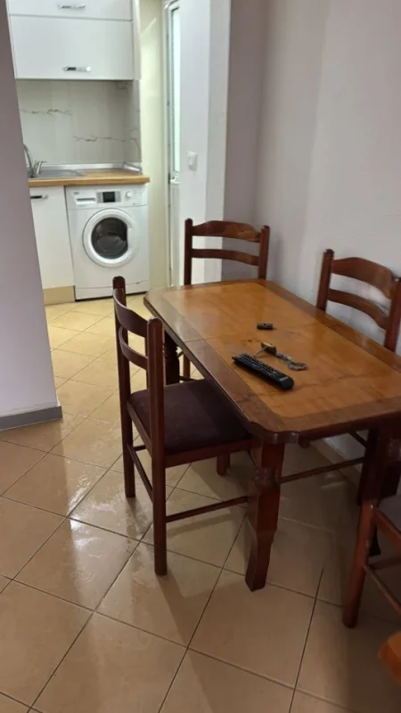 Tirane, jepet me qera apartament Kati 2, 350 € (Don Bosko pas Fiordi di Bosko)
