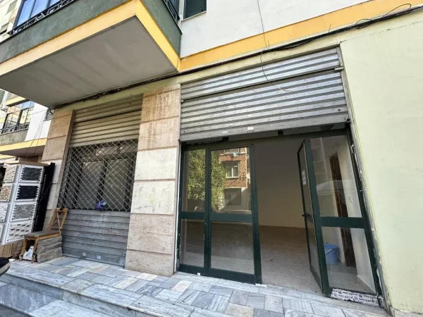 Tirane, shitet ambjent biznesi Kati 0, 39 m² 90.000 € (Mozaiku)