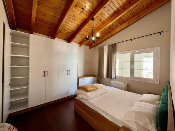 Tirane, jepet me qera apartament 2+1+Ballkon Kati 4, 100 m² 800 € (Selite Universiteti Marin Barleti)
