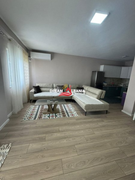 Tirane, jepet me qera apartament 2+1 Kati 4, 100 m² 500 € (fresk)