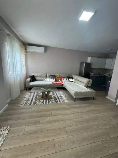 Tirane, jepet me qera apartament 2+1 Kati 4, 100 m² 500 € (fresk)