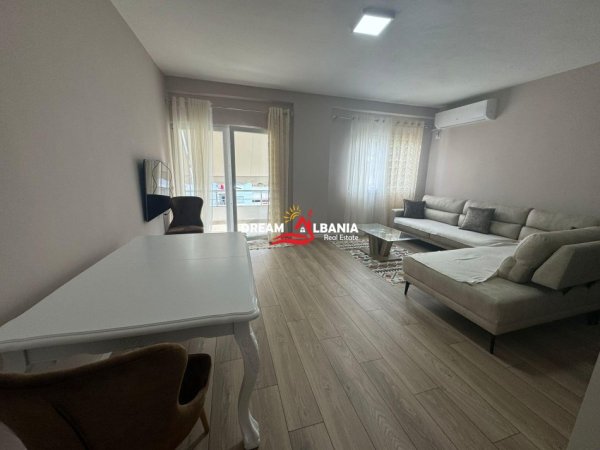 Tirane, jepet me qera apartament 2+1 Kati 4, 100 m² 500 € (fresk)