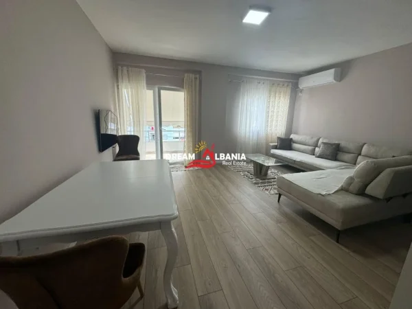 Tirane, jepet me qera apartament 2+1 Kati 4, 100 m² 500 € (fresk)