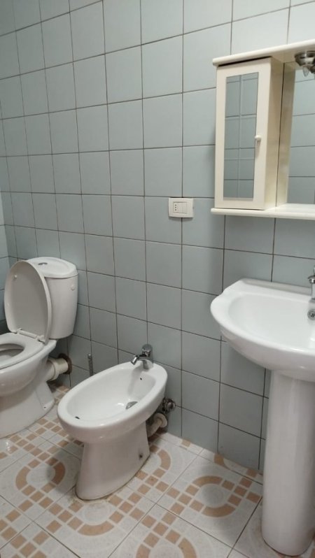 Tirane, jepet me qera apartament 2+1 Kati 6, 85 m² 550 € (Yzberisht)