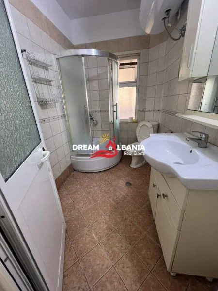 Tirane, shitet apartament 1+1 Kati 4, 54 m² 90.000 € (porcelan)