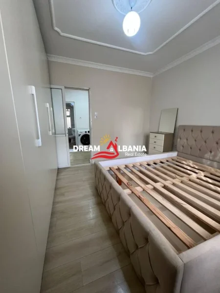 Tirane, shitet apartament 1+1 Kati 4, 54 m² 90.000 € (porcelan)