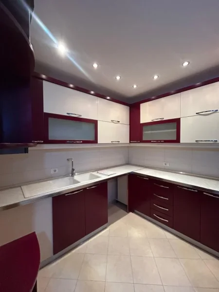 Tirane, shitet apartament 2+1+Aneks+Ballkon Kati 3, 107 m² 128.000 € (fresk)