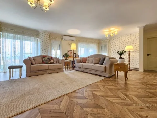 Tirane, jap me qera apartament 2+1 , 123 m² 1.000 € (Kodra e Diellit)
