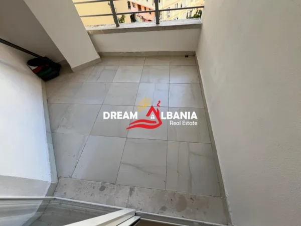 Tirane, shitet apartament 2+1 Kati 8, 104 m² 125.000 € (astir)