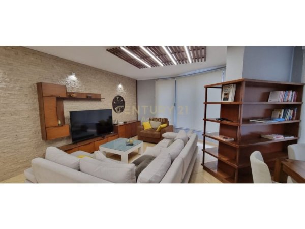 Tirane, jap me qera apartament 2+1+2+POST PARKIMI , 122 m² 1.350 € (Rruga e Kosovarëve)