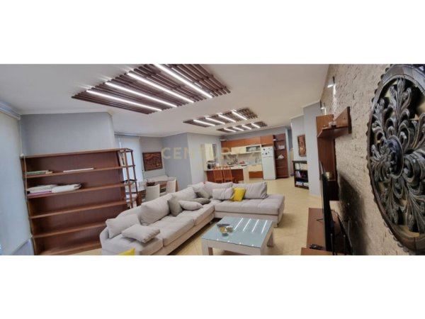 Tirane, jap me qera apartament 2+1+2+POST PARKIMI , 122 m² 1.350 € (Rruga e Kosovarëve)