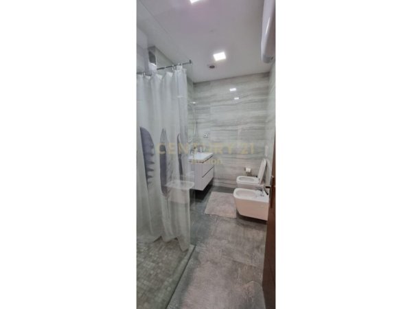 Tirane, jap me qera apartament 2+1+2+POST PARKIMI , 122 m² 1.350 € (Rruga e Kosovarëve)