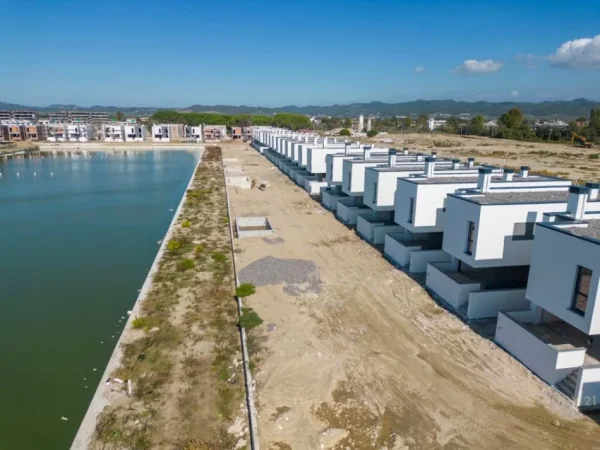 Gjiri Lalezit | Hamallaj, shitet Vile 1 Katshe , 133 m² 499.000 € (Turquoise Marina)