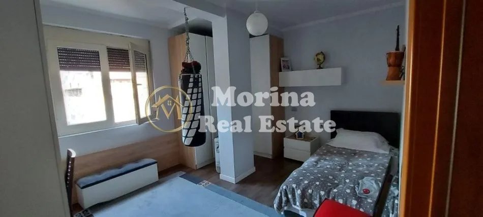 Tirane, jepet me qera apartament 2+1 Kati 3, 100 m² 650 € (Komuna e Parisit)