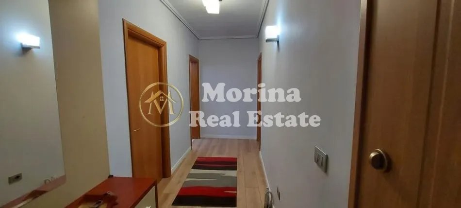 Tirane, jepet me qera apartament 2+1 Kati 3, 100 m² 650 € (Komuna e Parisit)