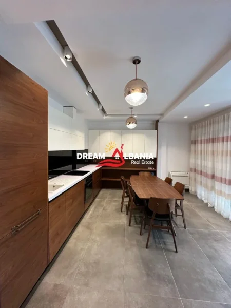 Durres, shitet Vile 2+1 Kati 1, 231 m² 550.000 € (lura)