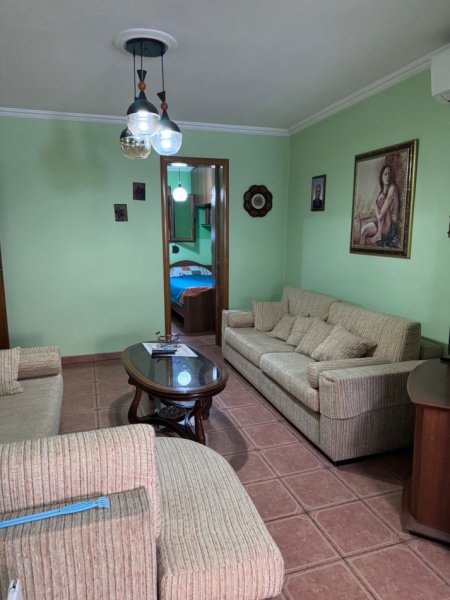 Tirane, jepet me qera apartament 2+1+Ballkon Kati 1, 80 m² 500 € (prapa Diplomat 2 prane Pallatit me Shigjeta)