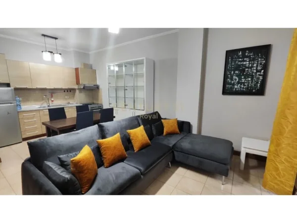 Tirane, jepet me qera apartament 1+1 Kati 2, 60 m² 550 € (Gjimnazi Sami Frasheri)