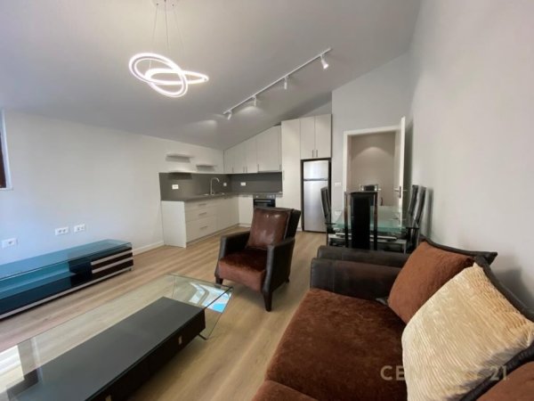 Tirane, jap me qera apartament 1+1 , 85 m² 500 € (Kodra e Diellit)