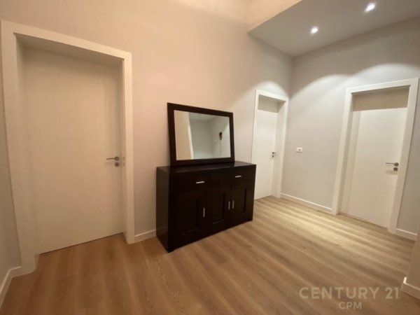 Tirane, jap me qera apartament 1+1 , 85 m² 500 € (Kodra e Diellit)