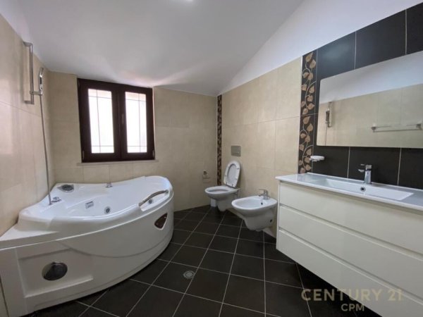 Tirane, jap me qera apartament 1+1 , 85 m² 500 € (Kodra e Diellit)
