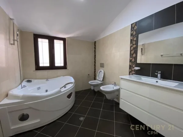 Tirane, jap me qera apartament 1+1 , 85 m² 500 € (Kodra e Diellit)