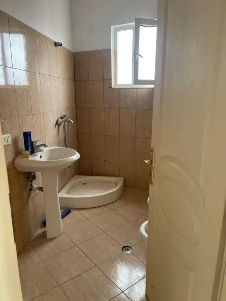 Tirane, shitet apartament 1+1+Aneks+Ballkon Kati 4, 72 m² 85.000 € (fresk)