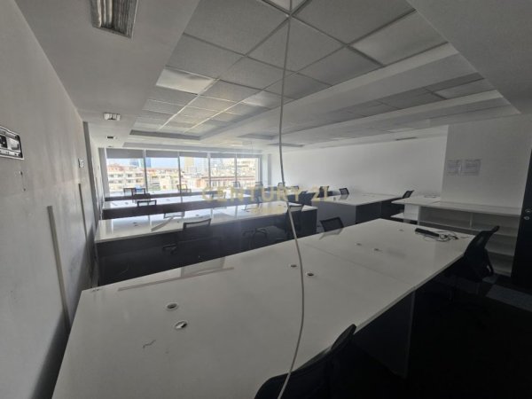 Tirane, jap me qera zyre , 224 m² 3.150 € (Ish Blloku)