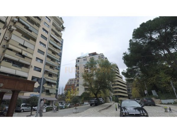 Tirane, shitet apartament 2+1+Ballkon Kati 4, 121 m² 370.000 € (Faik Konica)