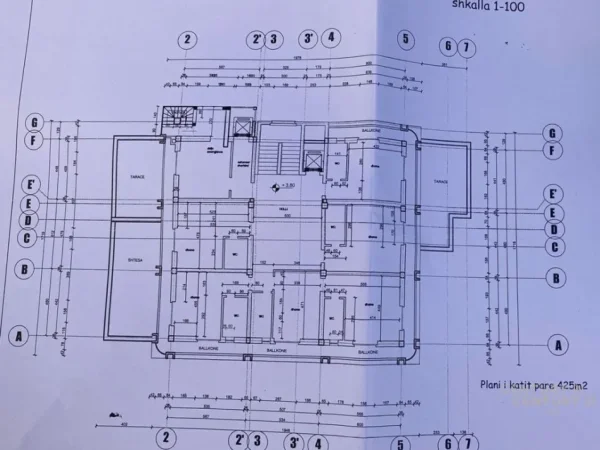 Tirane, jap me qera Godine Multifunksionale, 2.254 m² 16.000 € (Ish Stacioni i fundit i Tiranes se Re)
