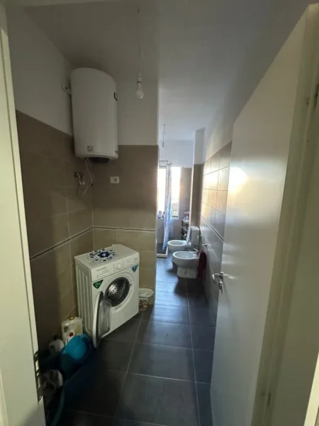 Tirane, shitet apartament 1+1+Aneks+Ballkon Kati 3, 75 m² 87.000 € (fresk)