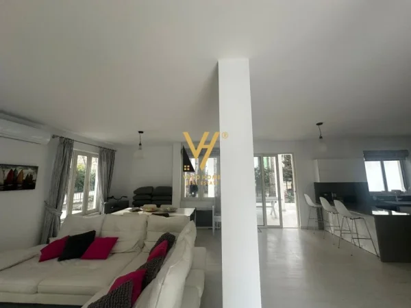 Qerret, jepet me qera Vile 3 Katshe Kati 1, 270 m² 3.200 € (QERRET)