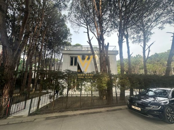 Qerret, jepet me qera Vile 3 Katshe Kati 1, 270 m² 3.200 € (QERRET)