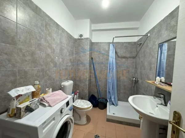 Tirane, shitet apartament 1+1 Kati 6, 65 m² 83.000 € (UNAZA E RE)
