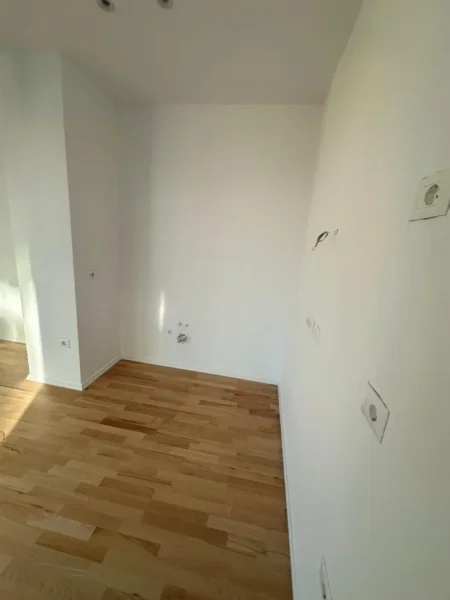Tirane, shitet apartament 2+1+Aneks+Ballkon Kati 5, 150 m² 516.000 € (Rruga e Kosovareve)