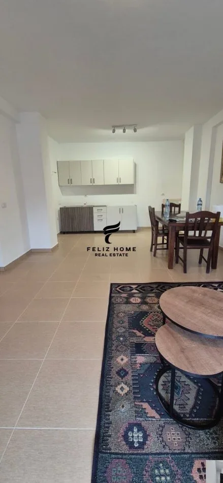 Tirane, jepet me qera apartament 2+1 Kati 4, 95 m² 500 € (SELITE)