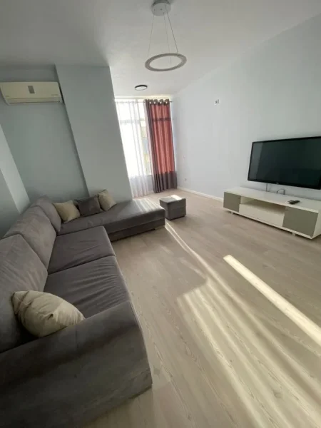 Tirane, shitet apartament 1+1+Aneks+Ballkon Kati 7, 58 m² 87.000 € (astir)