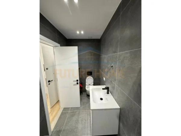 Tirane, shitet apartament 1+1 Kati 6, 114 m² 200.000 € (UNAZA RE)  UNA48074