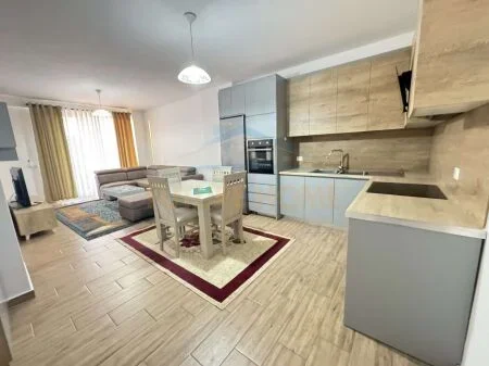 Tirane, apartament 1+1 Kati 8, 68 m² (UNAZA E RE)